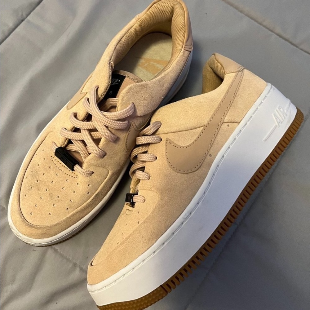 peachy/pink nike shoes